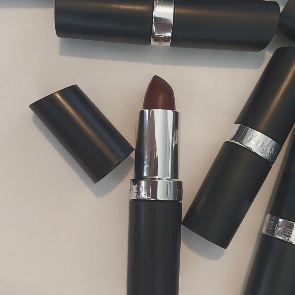 Rimmel London Berry Misschief 800